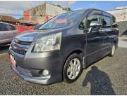 HERMOSO Y UNICO TOYOTA NEW NOAH REC. IMP. GRIS 2007/08 MOTOR 2.0. TRES HILERAS FUL EQUIPO