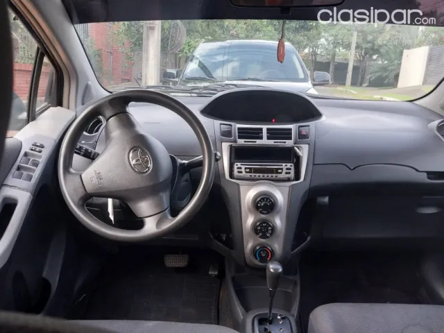Toyota Vitz 2010 - foto 2