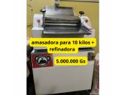 VENDO AMASADORA Y REFINADORA