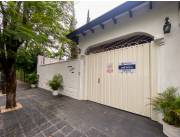 Casa a la venta ideal para peluquería premium o centro de belleza