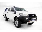 Toyota Hilux año 2023 Mec 4X4 Solo 42.000 km!