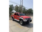 Vendo Toyota Hilux año 2001