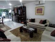 EN VENTA HERMOSA CASA EN BARRIO LOS LAURELES ASUNCIÓN!!