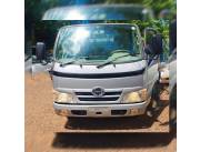 Toyota Hino., sin uso en él Py. 2.007 camioncito dual p/4 mil kilos. VENDO CONTADO, O H/6M