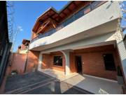 Vendo moderno duplex en fdo de la Mora.