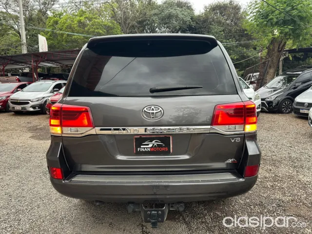 Toyota Land Cruiser 2010 - foto 8