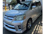 Vendo Toyota Noah año 2004 Recien Importado