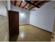 Vendo Casa para inversión o Vivienda En Sajonia Zona Parque Carlos A. López.