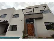 VENDO DUPLEX CON PISCINA A ESTRENAR EN LUQUE