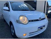 Toyota Sienta 2006