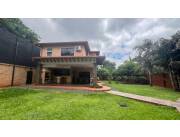Vendo Hermosa Residencia en Luque - Barrio Loma Merlo