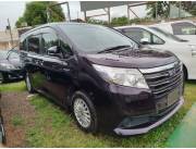 Toyota Noah 2.0 2015 Bordo