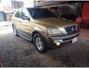 VENDO CAMIONETA Kia Sorento AÑO 2002 el DORADO aire a full automático diésel