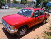 VENDO CAMIONETA TOYOTA HILUX 1990