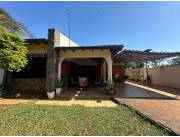 VENDO CASA EN LUQUE LOMA MERLO COD 4832