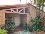 VENDO CASA EN ASUNCION ZONA COLEGIO GOETHE COD 4502 TER