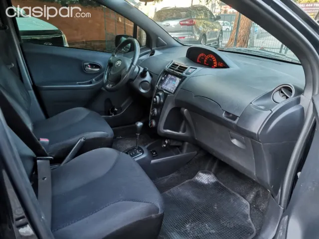 Toyota Vitz 2010 - foto 2
