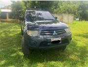 MITSUBISHI TRITON 4x4 AÑO 2015