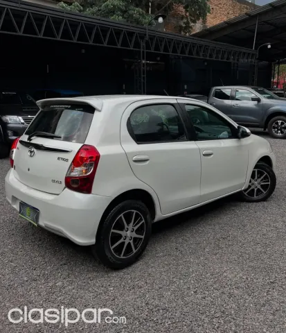 Toyota Etios 2017 — foto 3