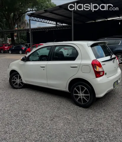 Toyota Etios 2017 — foto 5