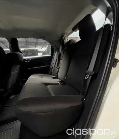 Toyota Etios 2017 — foto 6