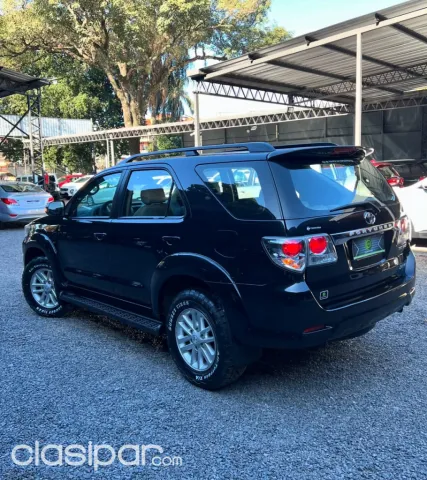 Toyota Fortuner 2013 — foto 4