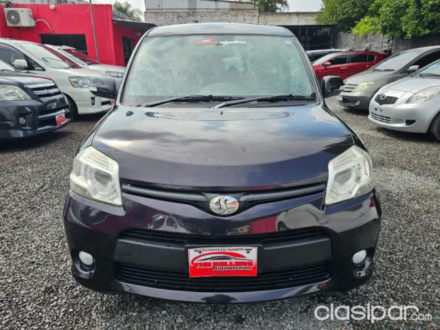 Toyota Sienta 2012 — foto 3
