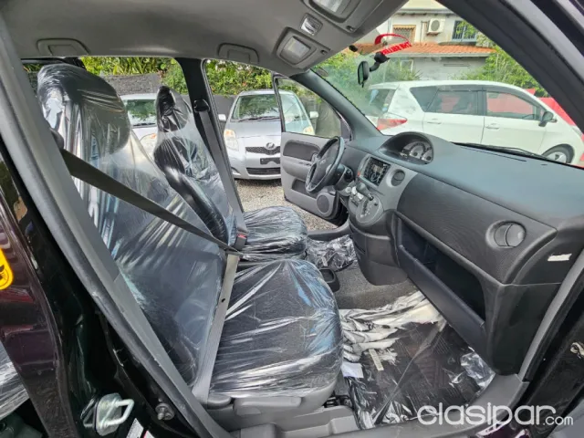 Toyota Sienta 2012 — foto 8