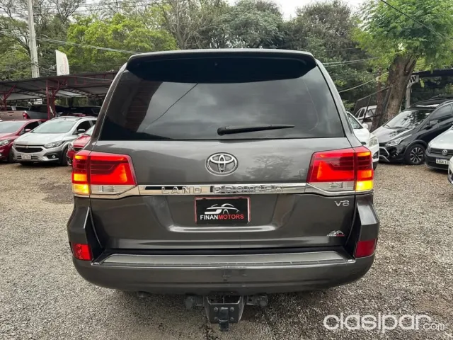 Toyota Land Cruiser 2010 — foto 3