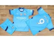 Conjunto deportivo de futbol para niños