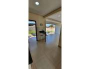 ALQUILO DUPLEX EN CONDOMINIO EN LUQUE ZONA CIT, COLEGIO TRINITY COD 2121