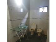 ALQUILO CASA EN LUQUE ZONA LUISITO COD 4765