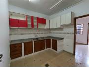 ALQUILO DUPLEX DE 3 DORMITORIOS EN LAMBARE