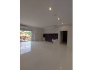 Vendo Amplia Residencia de 550 m2 en Ykua Sati - LHO6701861