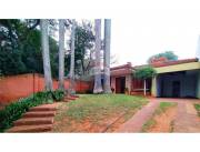 CASA CON TERRENO DE 670M2 EN LOS LAURELES-ASUNCION