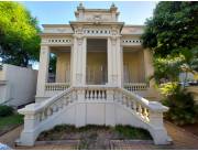 VENDO BELLÍSIMA CASA VILLA JOSEFINA DE ESTILO SOBRE LA AVENIDA MARISCAL LOPEZ