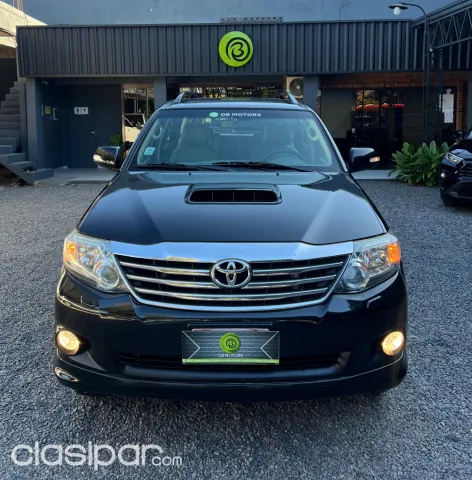 Toyota Fortuner 2013 — foto 2