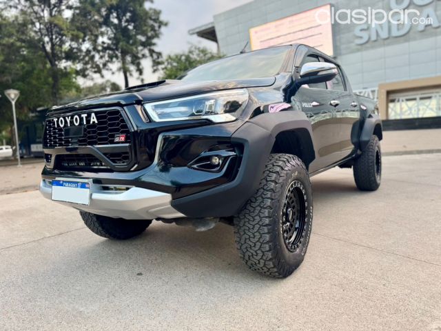 Autos - Toyota Hilux Año 2017 facelift 2025 Equipamiento GR Importada por el representante (TO