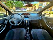 VENDO TOYOTA NEW VITZ RS 2008 1.500 VVTI CAJA MECÁNICA NAFTERO RECIÉN IMPORT SIN DETALLES