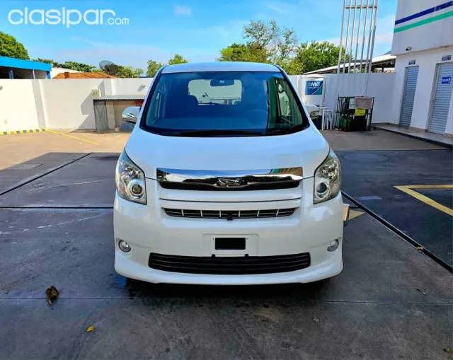 Toyota Noah 2009 — foto 5