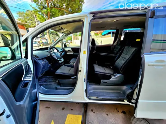 Toyota Noah 2009 — foto 6
