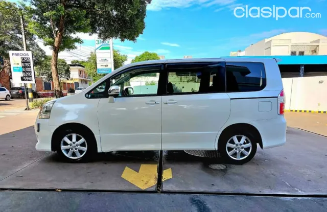 Toyota Noah 2009 — foto 7