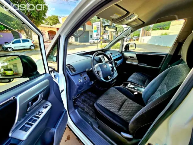 Toyota Noah 2009 - foto 8