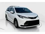 Toyota Sienna LE 2025