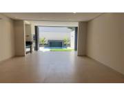 VENDO DUPLEX DE LUJO A UNA CUADRA AV. STMA. TRINIDAD DE 3 DORMIT. EN SUITES CON PISCINA