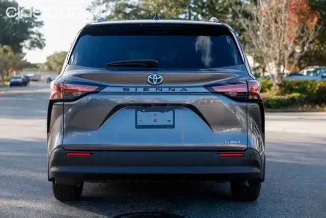 Toyota Sienna 2024 — foto 3