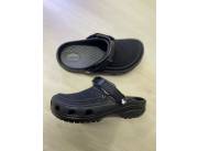 🌀 Crocs original combinado con cuero para adulto en marrón y negro 🌀 Calce 39 al 44 🌀