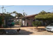 VENDO CASA EN BARRIO MADAN LYNCH