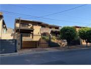 VENDO FINA RESIDENCIA EN BARRIO MBURUCUYA