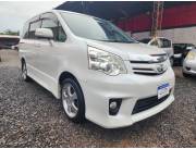 Toyota New Noah Recién importado Año 2011/10 Puertas eléctricas Motor 2.0 Automático/sec